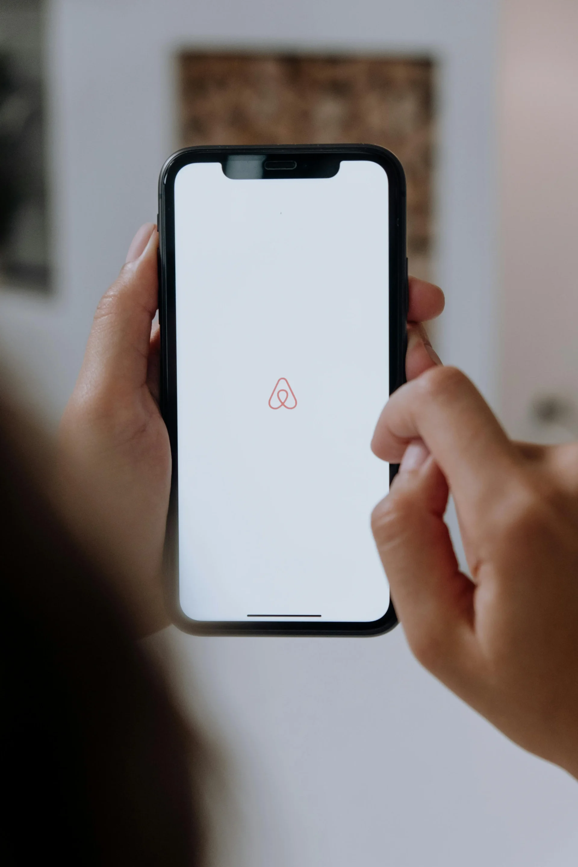 Optimiser son annonce Airbnb et gérer les avis : Clés du succès pour votre location saisonnière